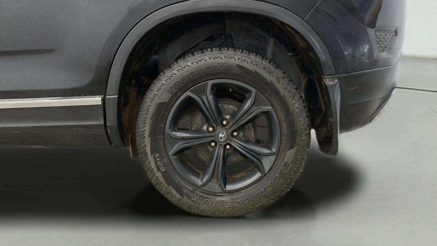 2020 Tata Harrier XT PLUS 2.0L KRYOTEC DARK EDITON, Diesel, Manual, 84,849 km, Left Rear Wheel