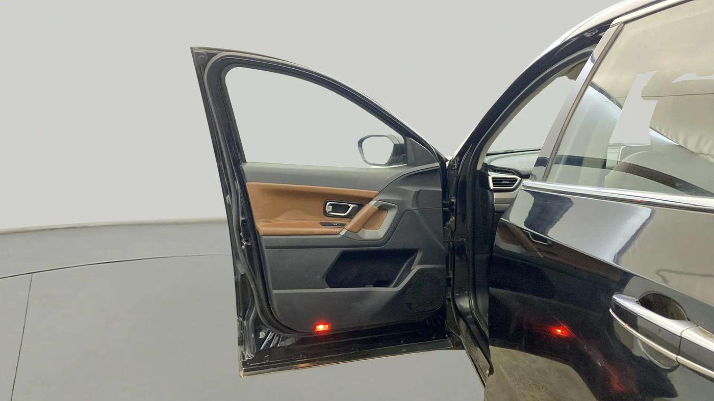 2020 Tata Harrier XT PLUS 2.0L KRYOTEC DARK EDITON, Diesel, Manual, 84,849 km, LHS Front Door