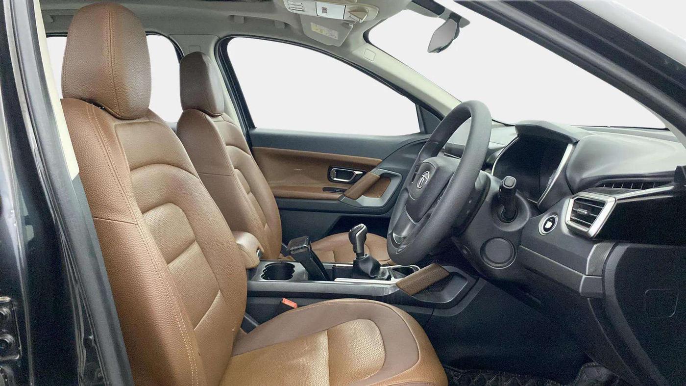 2020 Tata Harrier XT PLUS 2.0L KRYOTEC DARK EDITON, Diesel, Manual, 84,849 km, Right Side Front Door Cabin
