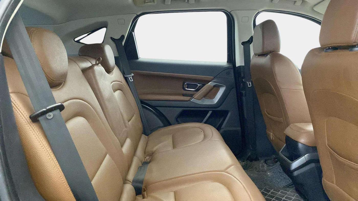 2020 Tata Harrier XT PLUS 2.0L KRYOTEC DARK EDITON, Diesel, Manual, 84,849 km, Right Side Rear Door Cabin
