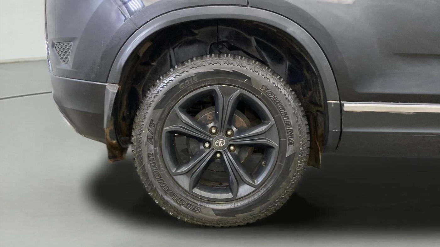 2020 Tata Harrier XT PLUS 2.0L KRYOTEC DARK EDITON, Diesel, Manual, 84,849 km, Right Rear Wheel