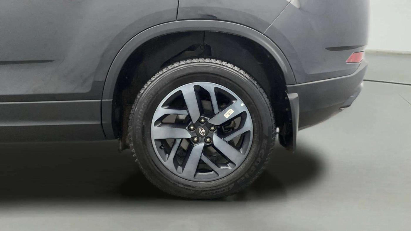 2023 Tata Safari ACCOMPLISHED PLUS DARK EDITION AT, Diesel, Automatic, 17,176 km, Left Rear Wheel