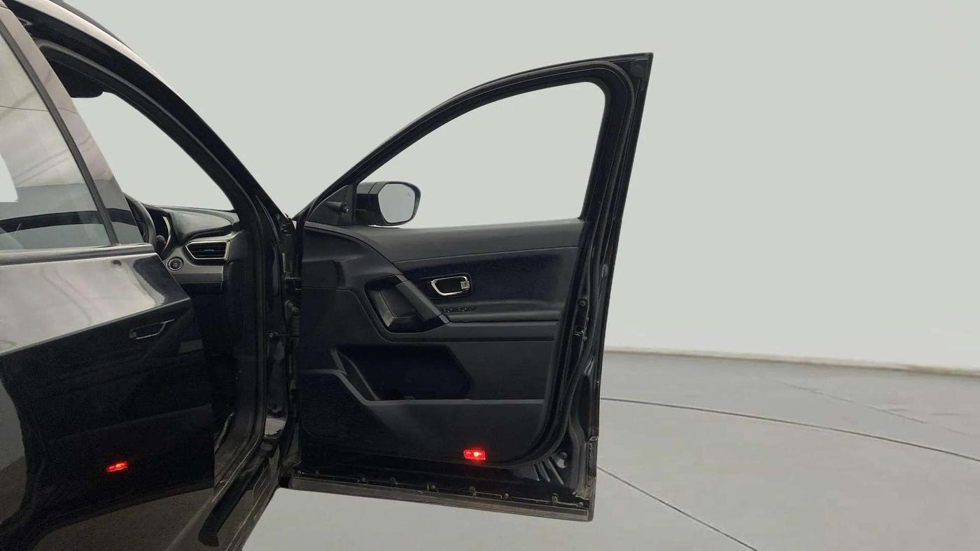 2023 Tata Safari ACCOMPLISHED PLUS DARK EDITION AT, Diesel, Automatic, 17,176 km, RHS Front Door