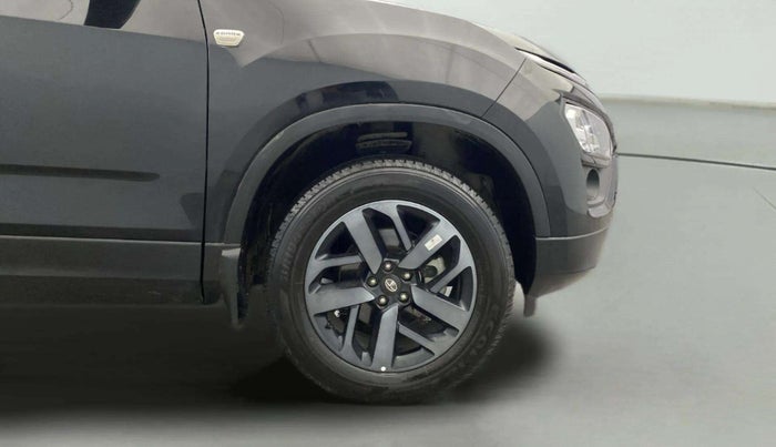 2025 Tata Safari ACCOMPLISHED PLUS DARK EDITION AT, Diesel, Automatic, 17,160 km, Right Front Wheel