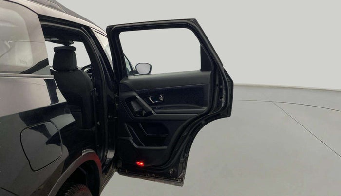 2025 Tata Safari ACCOMPLISHED PLUS DARK EDITION AT, Diesel, Automatic, 17,160 km, RHS Rear Door
