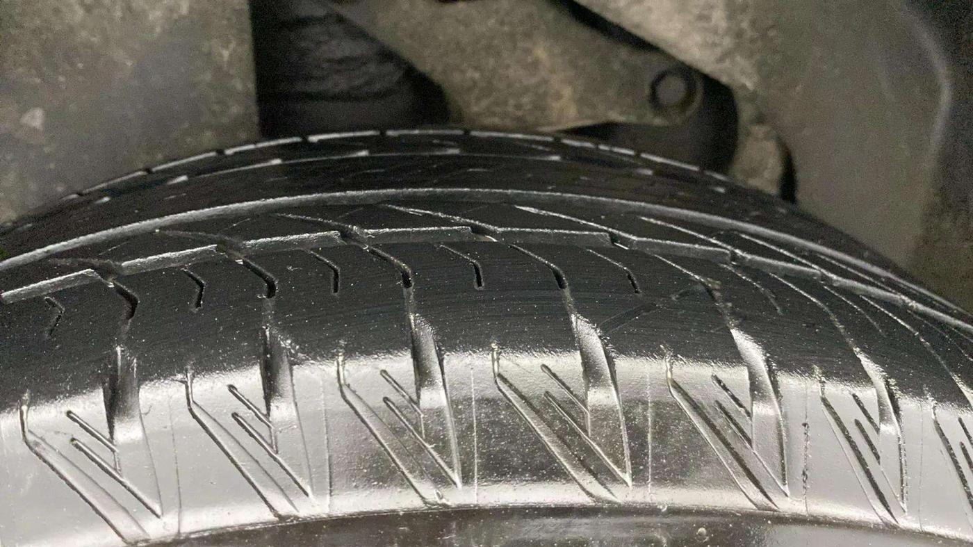 2023 Tata Safari ACCOMPLISHED PLUS DARK EDITION AT, Diesel, Automatic, 17,176 km, Right Rear Tyre Tread