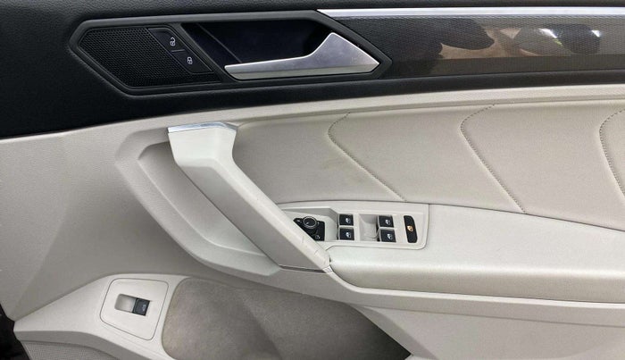 2020 Volkswagen TIGUAN ALL SPACE 2.0 TSI, Petrol, Automatic, 57,772 km, Driver Side Door Panels Control