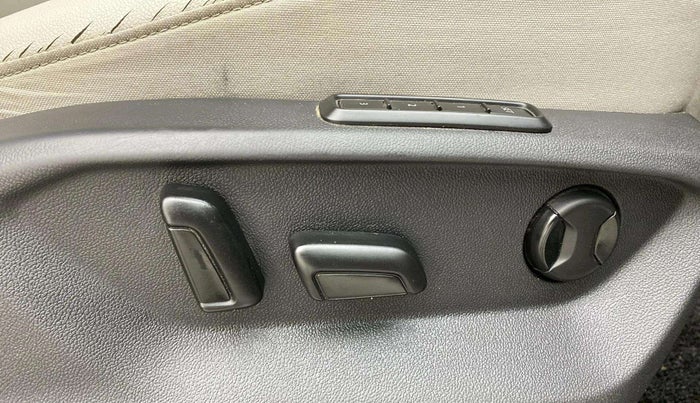 2020 Volkswagen TIGUAN ALL SPACE 2.0 TSI, Petrol, Automatic, 57,772 km, Driver Side Adjustment Panel