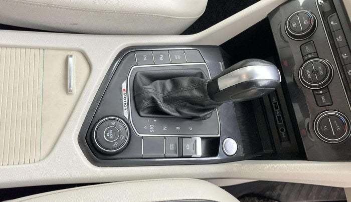 2020 Volkswagen TIGUAN ALL SPACE 2.0 TSI, Petrol, Automatic, 57,772 km, Gear Lever