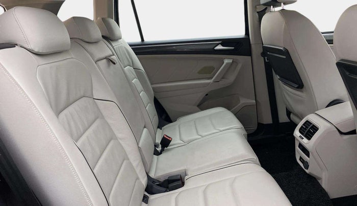 2020 Volkswagen TIGUAN ALL SPACE 2.0 TSI, Petrol, Automatic, 57,772 km, Right Side Rear Door Cabin