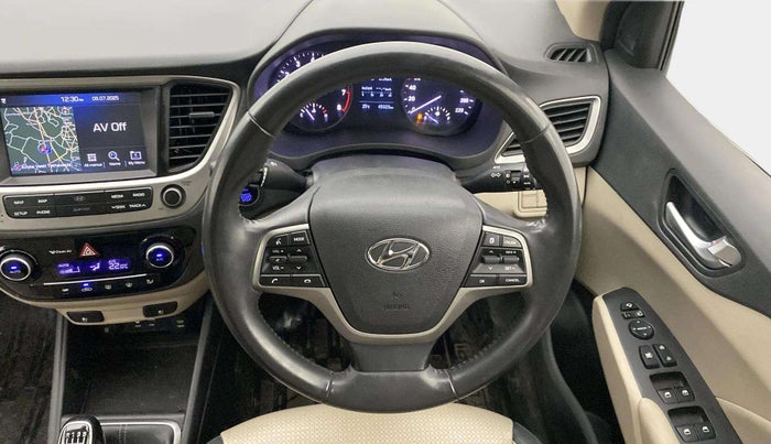 2017 Hyundai Verna 1.6 VTVT SX O, Petrol, Manual, 45,309 km, Steering Wheel Close Up