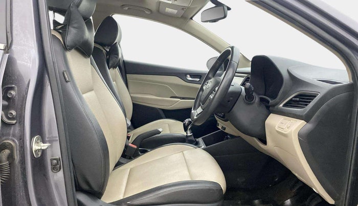 2017 Hyundai Verna 1.6 VTVT SX O, Petrol, Manual, 45,309 km, Right Side Front Door Cabin