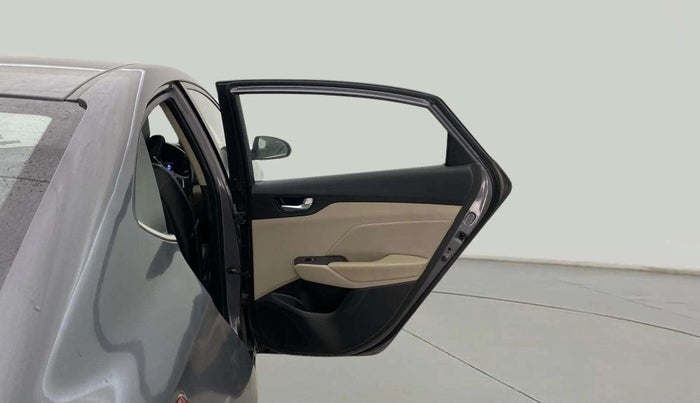 2017 Hyundai Verna 1.6 VTVT SX O, Petrol, Manual, 45,309 km, RHS Rear Door