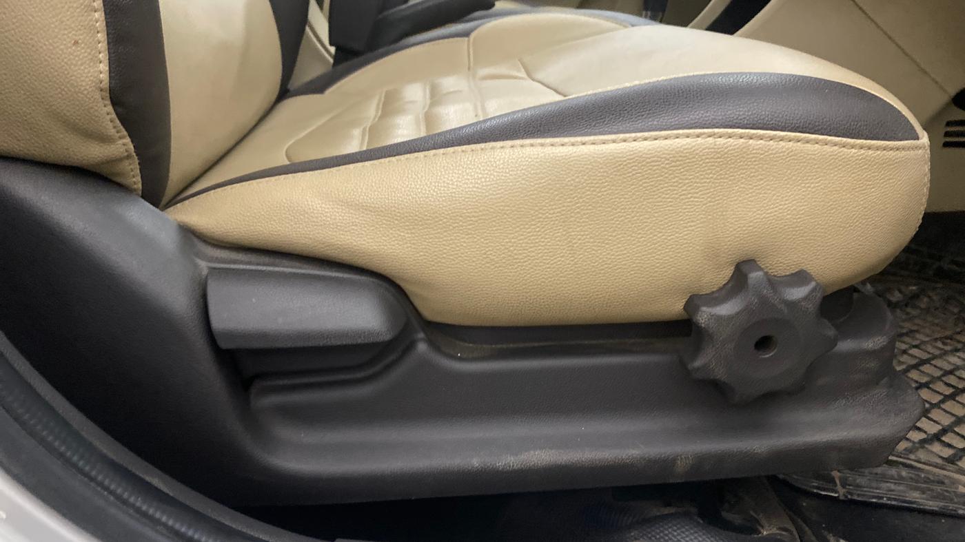 2015 Hyundai Verna FLUIDIC 4S 1.6 VTVT S AT, Petrol, Automatic, 66,645 km, Driver Side Adjustment Panel