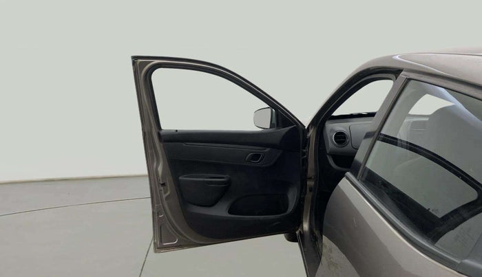 2017 Renault Kwid RXT 1.0 (O), Petrol, Manual, 83,298 km, LHS Front Door