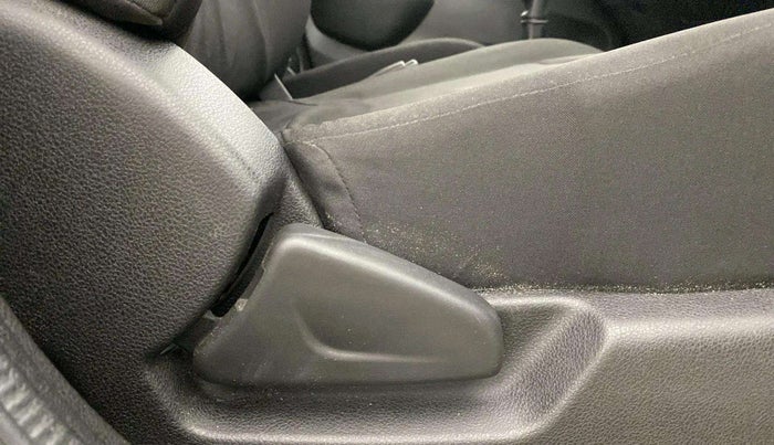2017 Renault Kwid RXT 1.0 (O), Petrol, Manual, 83,298 km, Driver Side Adjustment Panel