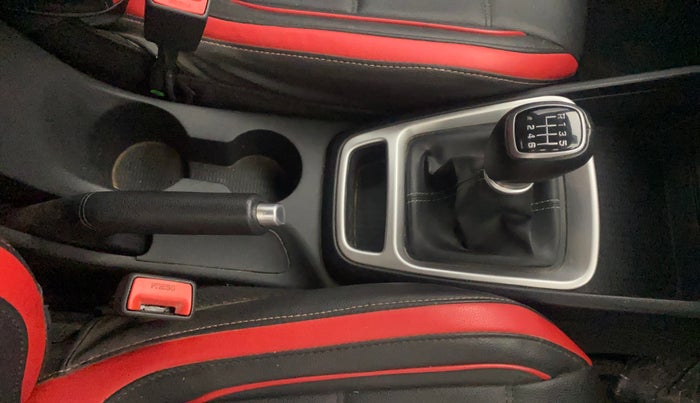 2021 Hyundai VENUE SX 1.5 (O) EXECUTIVE CRDI, Diesel, Manual, 47,419 km, Gear Lever