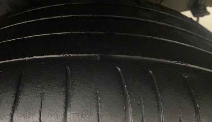 2021 Hyundai VENUE SX 1.5 (O) EXECUTIVE CRDI, Diesel, Manual, 47,419 km, Left Rear Tyre Tread