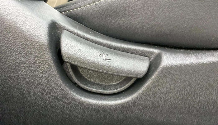 2018 Hyundai Grand i10 SPORTZ 1.2 KAPPA VTVT, Petrol, Manual, 58,142 km, Driver Side Adjustment Panel