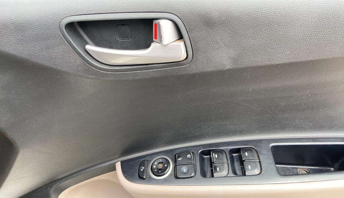 2015 Hyundai Grand i10 ASTA 1.1 CRDI, Diesel, Manual, 91,906 km, Driver Side Door Panels Control