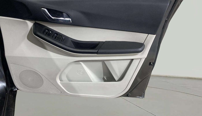 2024 Tata Tiago XZA PLUS PETROL, Petrol, Automatic, 9,356 km, Driver Side Door Panels Control