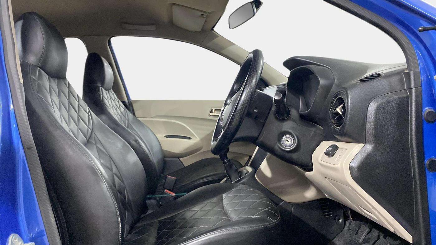 2019 Hyundai NEW SANTRO MAGNA, CNG, Manual, 93,360 km, Right Side Front Door Cabin