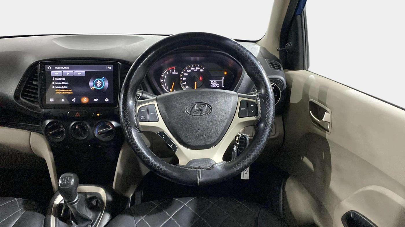 2019 Hyundai NEW SANTRO MAGNA, CNG, Manual, 93,360 km, Steering Wheel Close Up