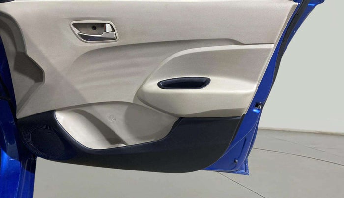 2019 Hyundai NEW SANTRO MAGNA, CNG, Manual, 93,237 km, Driver Side Door Panels Control