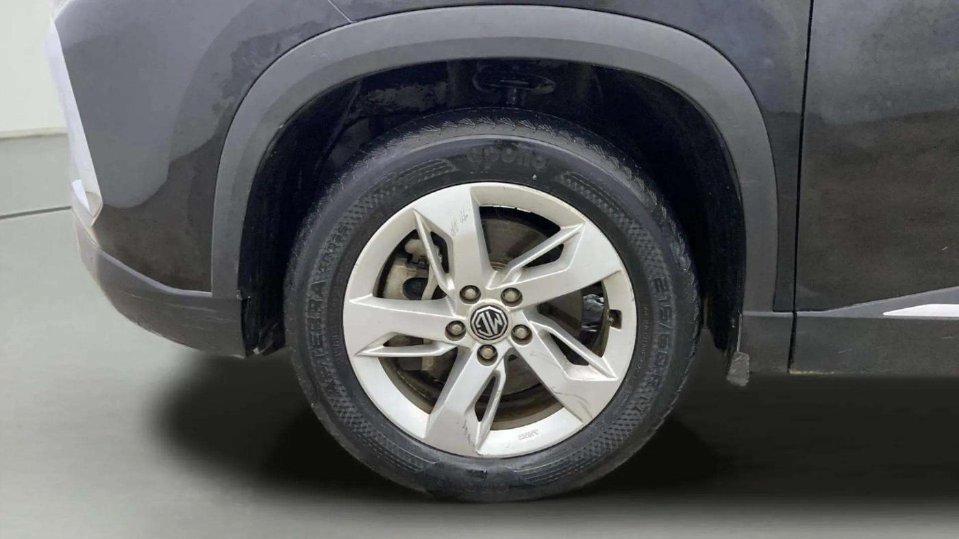 2022 MG HECTOR SHINE 1.5 PETROL TURBO CVT, Petrol, Automatic, 38,707 km, Left Front Wheel