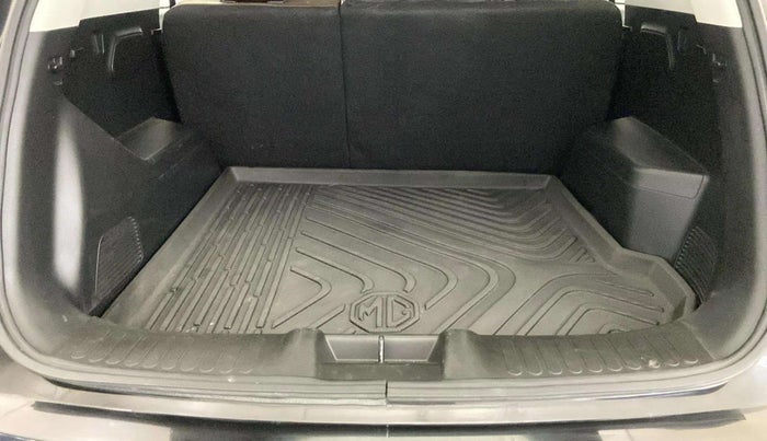 2022 MG HECTOR SHINE 1.5 PETROL TURBO CVT, Petrol, Automatic, 38,707 km, Boot Inside