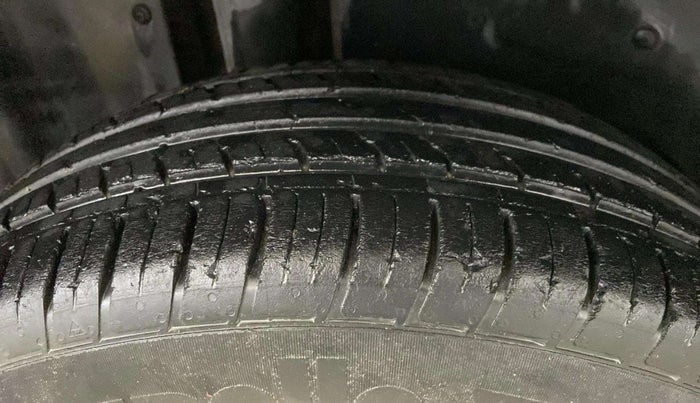 2022 MG HECTOR SHINE 1.5 PETROL TURBO CVT, Petrol, Automatic, 38,707 km, Right Rear Tyre Tread