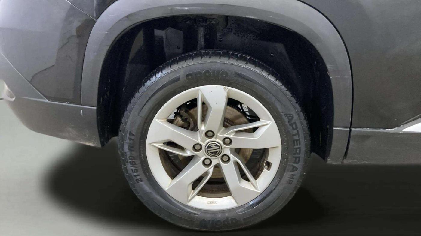 2022 MG HECTOR SHINE 1.5 PETROL TURBO CVT, Petrol, Automatic, 38,707 km, Right Rear Wheel