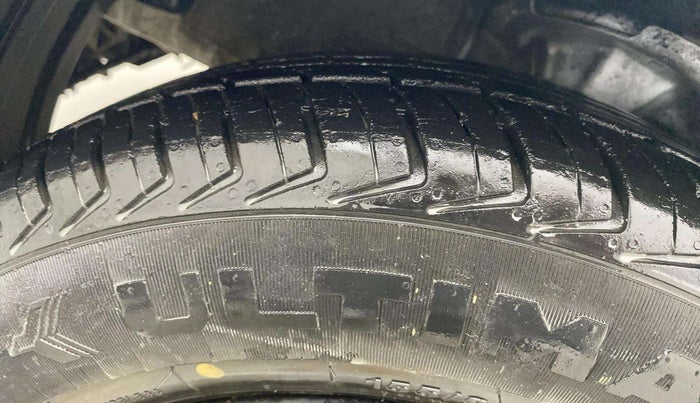 2012 Hyundai i10 MAGNA 1.2, Petrol, Manual, 97,547 km, Left Front Tyre Tread