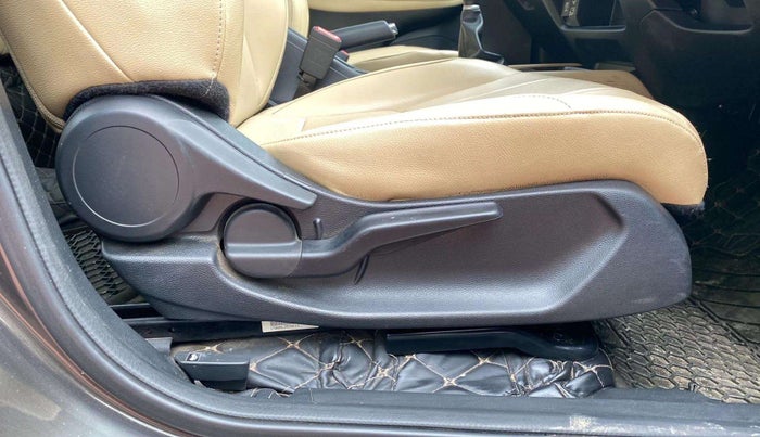 2022 Honda City 1.5L I-VTEC ZX, Petrol, Manual, 40,142 km, Driver Side Adjustment Panel