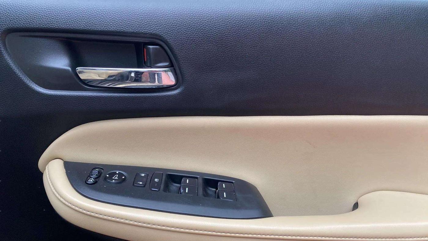 2022 Honda City 1.5L I-VTEC ZX, Petrol, Manual, 40,164 km, Driver Side Door Panels Control