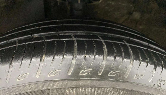 2023 KIA SONET HTX 1.0 DCT, Petrol, Automatic, 31,178 km, Left Front Tyre Tread