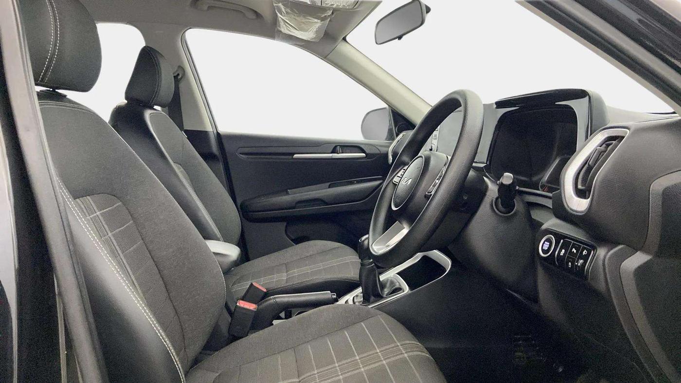 2024 KIA SONET HTK PLUS 1.2 PETROL MT, Petrol, Manual, 32,936 km, Right Side Front Door Cabin