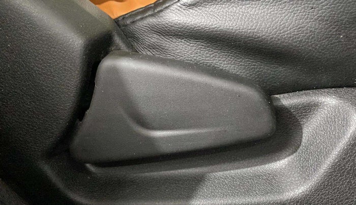 2020 Renault Kwid RXT 1.0 AMT (O), Petrol, Automatic, 58,666 km, Driver Side Adjustment Panel