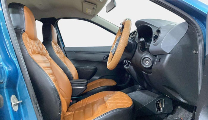 2020 Renault Kwid RXT 1.0 AMT (O), Petrol, Automatic, 58,666 km, Right Side Front Door Cabin