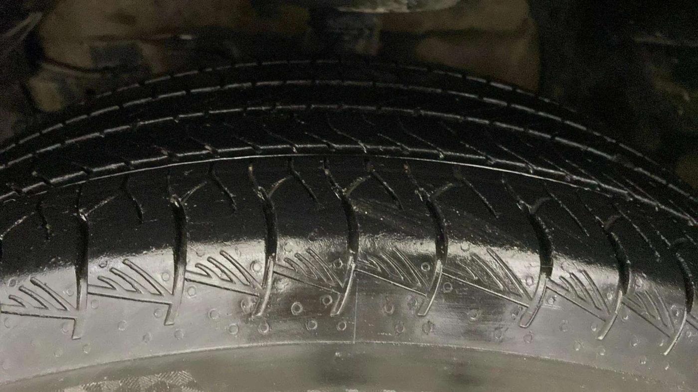 2023 Maruti Grand Vitara DELTA SMART HYBRID, Petrol, Manual, 46,243 km, Left Front Tyre Tread