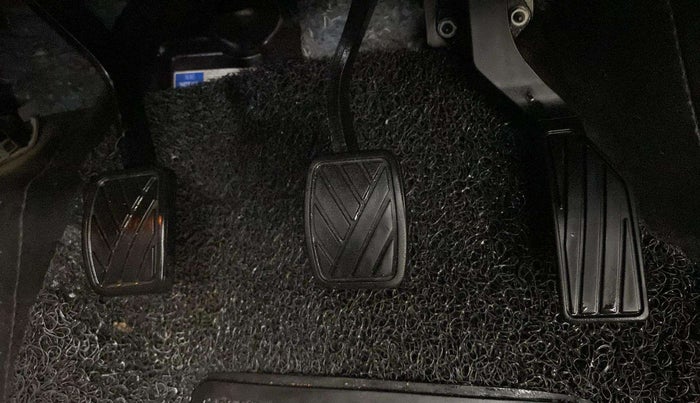 2020 Maruti Vitara Brezza VXI, Petrol, Manual, 33,344 km, Pedals