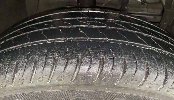 2020 Maruti Vitara Brezza VXI, Petrol, Manual, 33,344 km, Right Front Tyre Tread