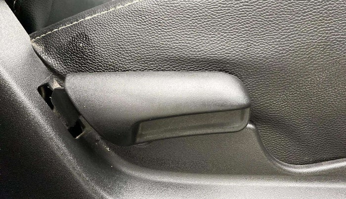 2020 Maruti Vitara Brezza VXI, Petrol, Manual, 33,344 km, Driver Side Adjustment Panel