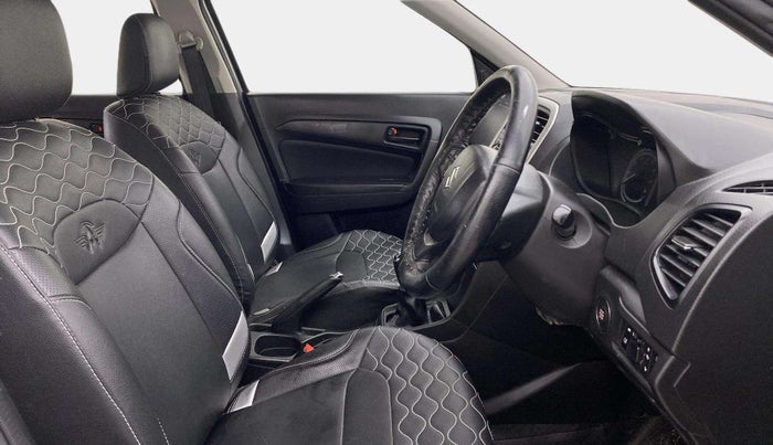 2020 Maruti Vitara Brezza VXI, Petrol, Manual, 33,344 km, Right Side Front Door Cabin