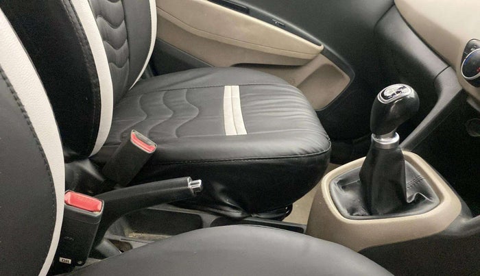 2019 Hyundai Grand i10 SPORTZ 1.2 KAPPA VTVT, Petrol, Manual, 68,438 km, Gear Lever