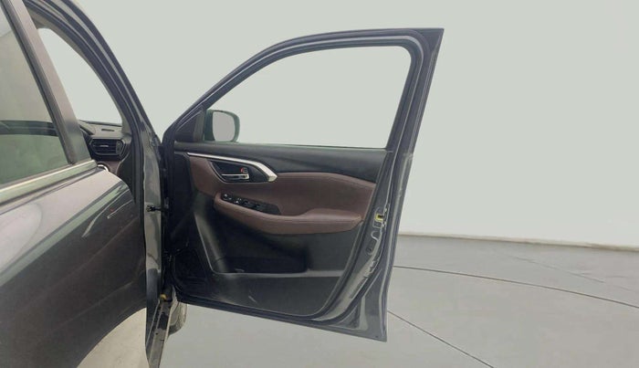 2023 Maruti Grand Vitara ZETA SMART HYBRID, Petrol, Manual, 19,713 km, RHS Front Door
