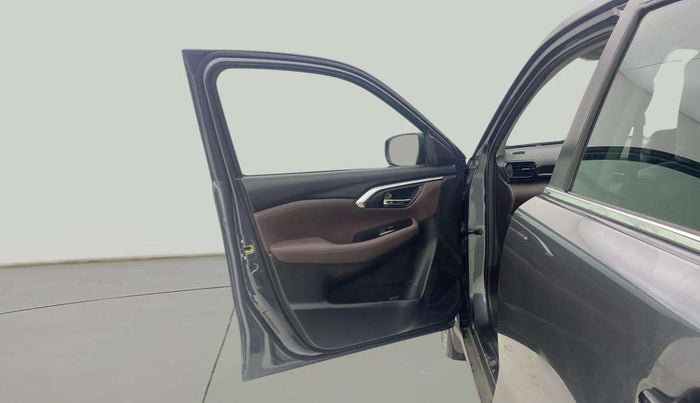2023 Maruti Grand Vitara ZETA SMART HYBRID, Petrol, Manual, 19,713 km, LHS Front Door
