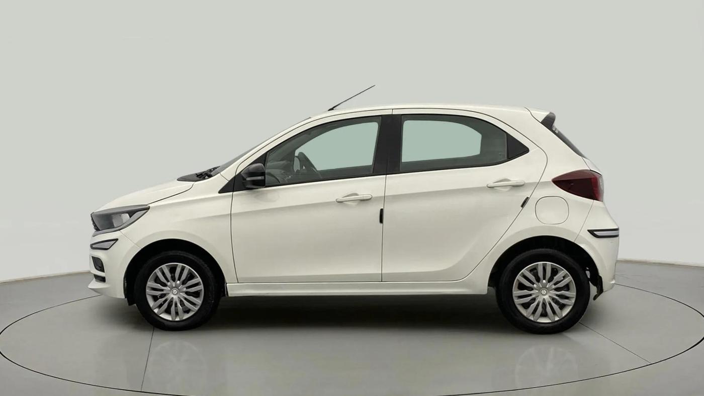 2024 Tata Tiago XT PETROL, Petrol, Manual, 13,798 km, Left Side