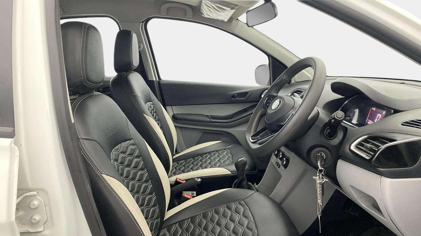 2024 Tata Tiago XT PETROL, Petrol, Manual, 13,798 km, Right Side Front Door Cabin