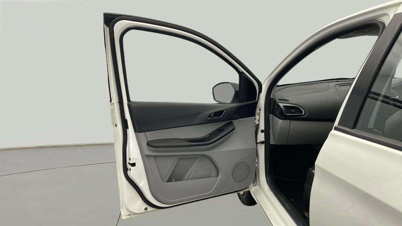 2024 Tata Tiago XT PETROL, Petrol, Manual, 13,798 km, LHS Front Door